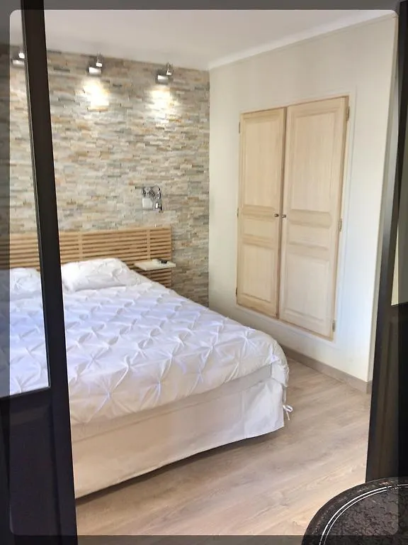 Marseille City Chambres&Appartements 3*,  France